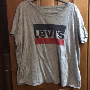 Levi’s t-shirt